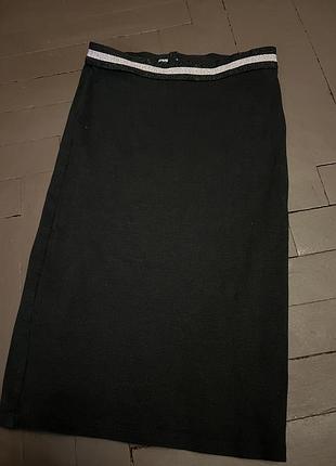 Спідниця приталена