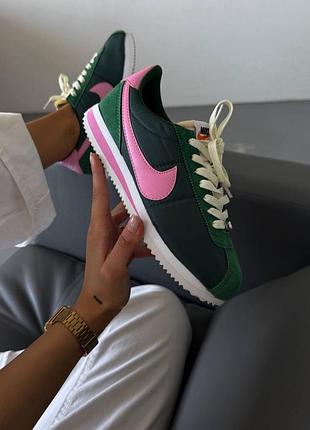 Жіночі кросівки nike cortez green / pink.