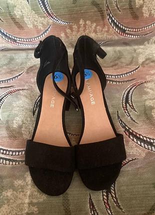 Стильні жіночі босоніжки 37