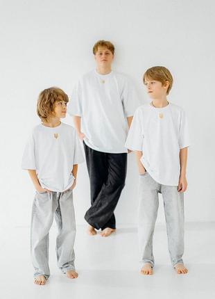 Футболка для парней "oversize" с патриотической вышивкой