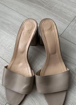 Мюлі , studio 27