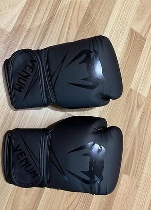Рукавиці боксерські venum classic boxing wlmt edition black