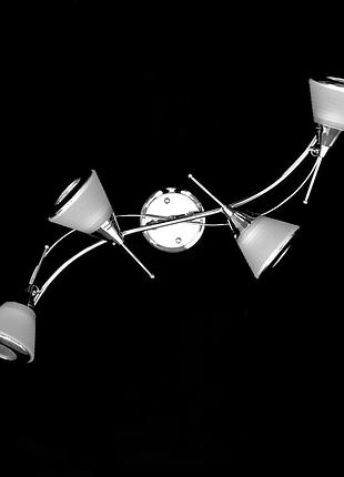 Люстра з поворотними плафонами — можливий монтаж на стіну