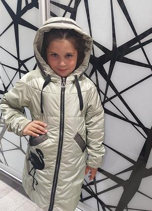 Демисезонная куртка, пальто оливковое с перламутром, черный фламинго 7-9 лет