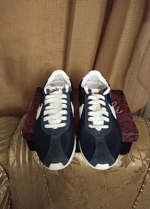Оригінальні кросівки nike roshe ld-1000qs розмір 40,5 устілка 25,5 см
