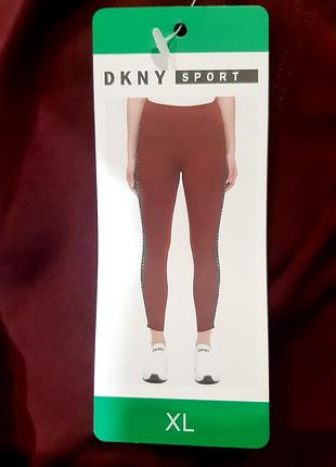 Брендові  спортивні легінси з колекції dkny  з аплікацією лого бренду.