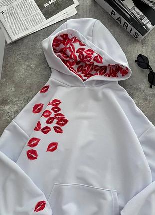 Худі з поцілунками 💋