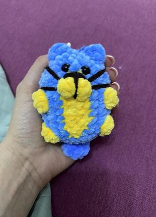 Іграшка-брелок кіт патріот. ручна робота. може бути як брелок так і іграшкою для вашої дитини