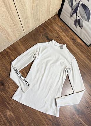 Водолазів under armour