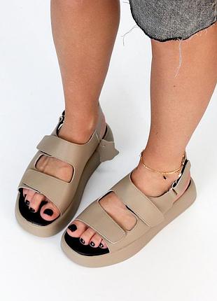 Стильні жіночі босоніжки шкіряні у моко , білому та чорному кольорі 🔥6 фото