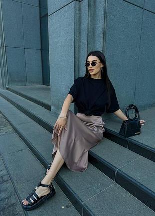 Шовкова спідниця довжини міді