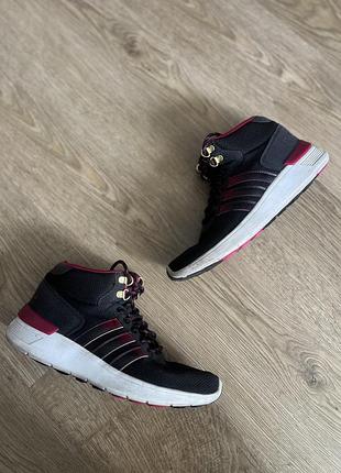 Adidas кросівки