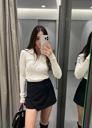 Лонгслів поло з коміром та блискавкою zara молочний м