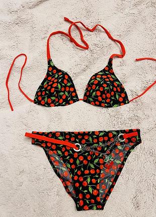 Купальник з кокетливою прикрасою