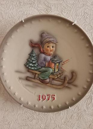 Продам порцелянові, німецькі тарілки фірми "goebel hummel".