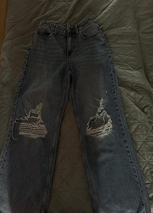 Джинси з рваними вставками divided (h&m)