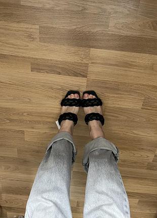 Чорні шкіряні шльопанці / босоніжки на каблуку h&m