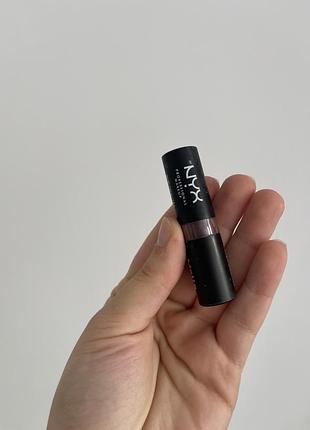 Помада доя губ nyx