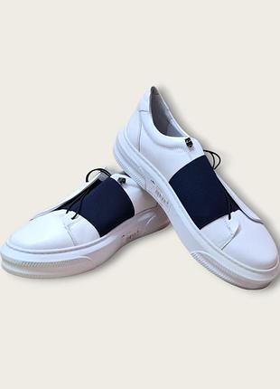 Чоловічі кросівки