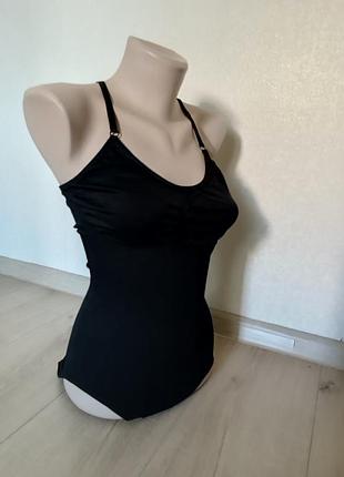 Черный боди со стягивающим эффектом / черный однотонный боди