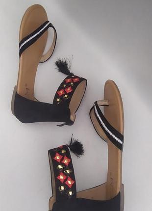 Босоножки женские