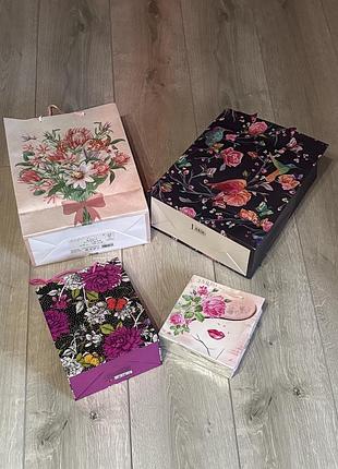 Пакети подарункові пакет