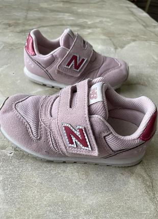 Кроссовки new balance 26р