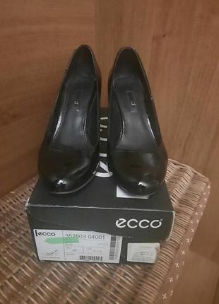 Туфли лаковые кожаные ecco 38