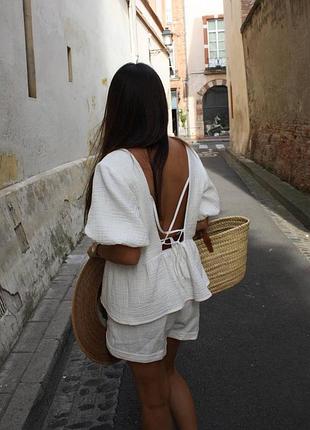 Костюм з шортами