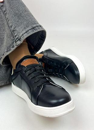 Женские кроссовки ecco
