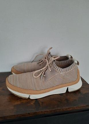 Кросівки clarks (орiг).
розмір 41 (уст 26.5)
