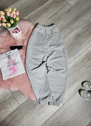 Жіночі об'ємні спортивки asos