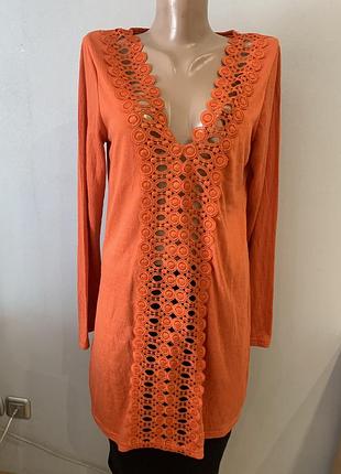 Стильная трикотажная кораллово-оранжевая туника с роскошным кружевом