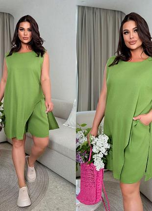 Льняной костюм блуза-туника с фигурным вырезом на боку и шорты свободного кроя с карманами