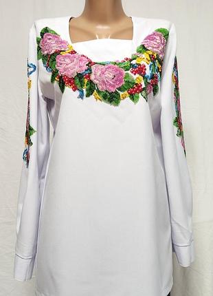 Жіноча вышиванка бісером ручної роботи
