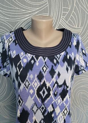 Нова класна модна футболка