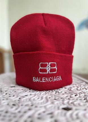 Шапка червона вʼязана