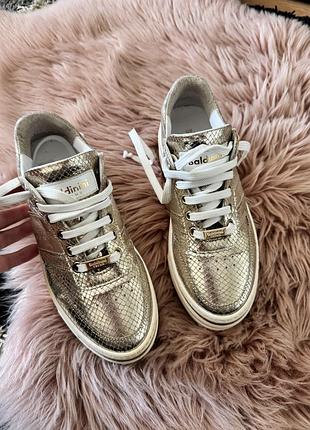 Шкіряні кросівки baldinini