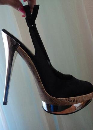 Босоніжки 39,стелька 26см