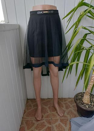 Класна спідничка з фатину в готичному стилі