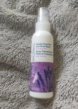 Дезодоруючий спрей для ніг з ароматом лаванди avon footworks,100мл