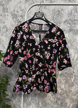 Блуза чорна літня блуза в квітковий принт page one