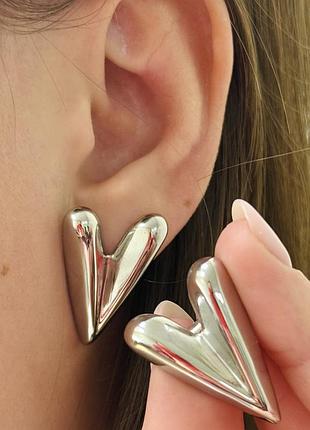 Серьги сердце гладкие в серебряном цвете бижутерия медицинская сталь гипоаллергенные украшения