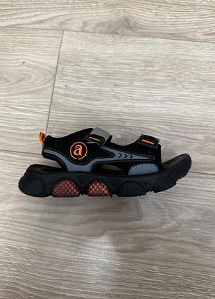 Босоніжки на хлопчика 29розмір apawwa