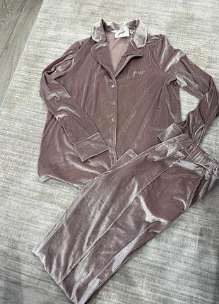 Велюровий костюм для дому guess