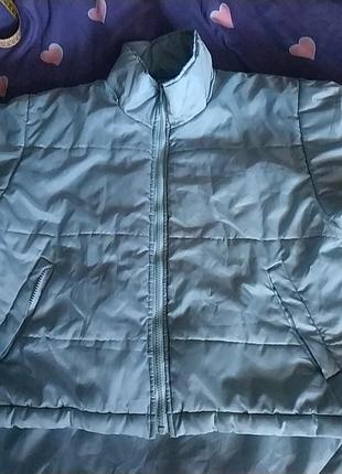 Куртка женская голубая. состояние новое. замеры на фото. торг уместен.есть капюшон