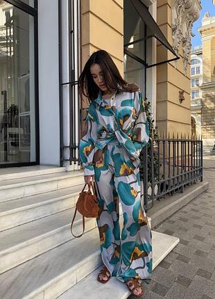 Жіночий літній костюм двійка в піжамному стилі сорочка та штани вільного крою палаццо