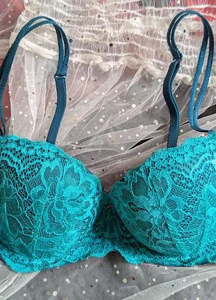 Кружевной бюстгальтер от victoria’s secret