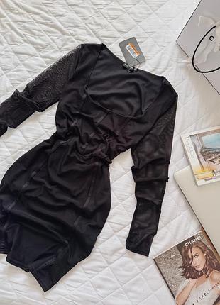Prettylittlething чорна сукня сіточка з довгим рукавом