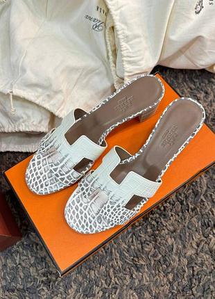 Женские белые питон шлепанцы тапочки шлепки на каблуке hermes original*